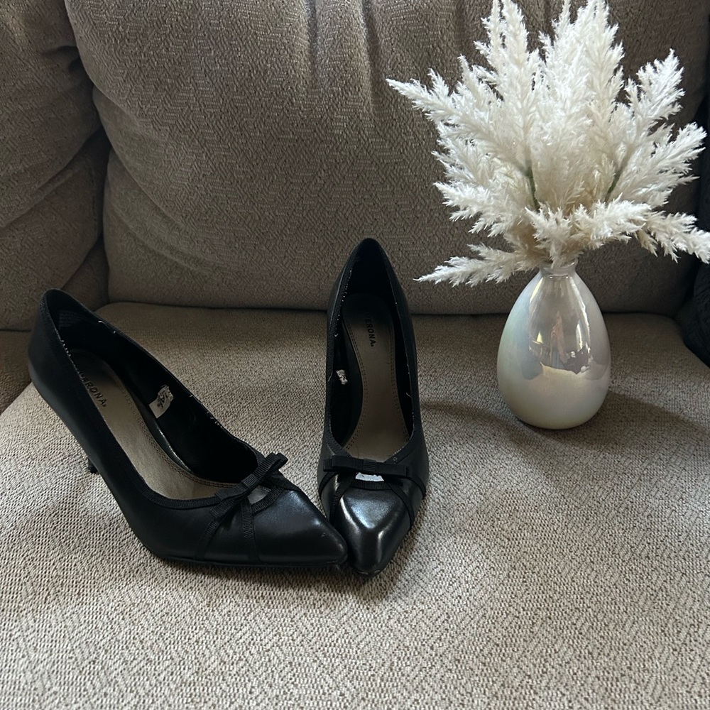 Merona Black Bow Stiletto Heels Pointed Toes Pumps Patent Leather